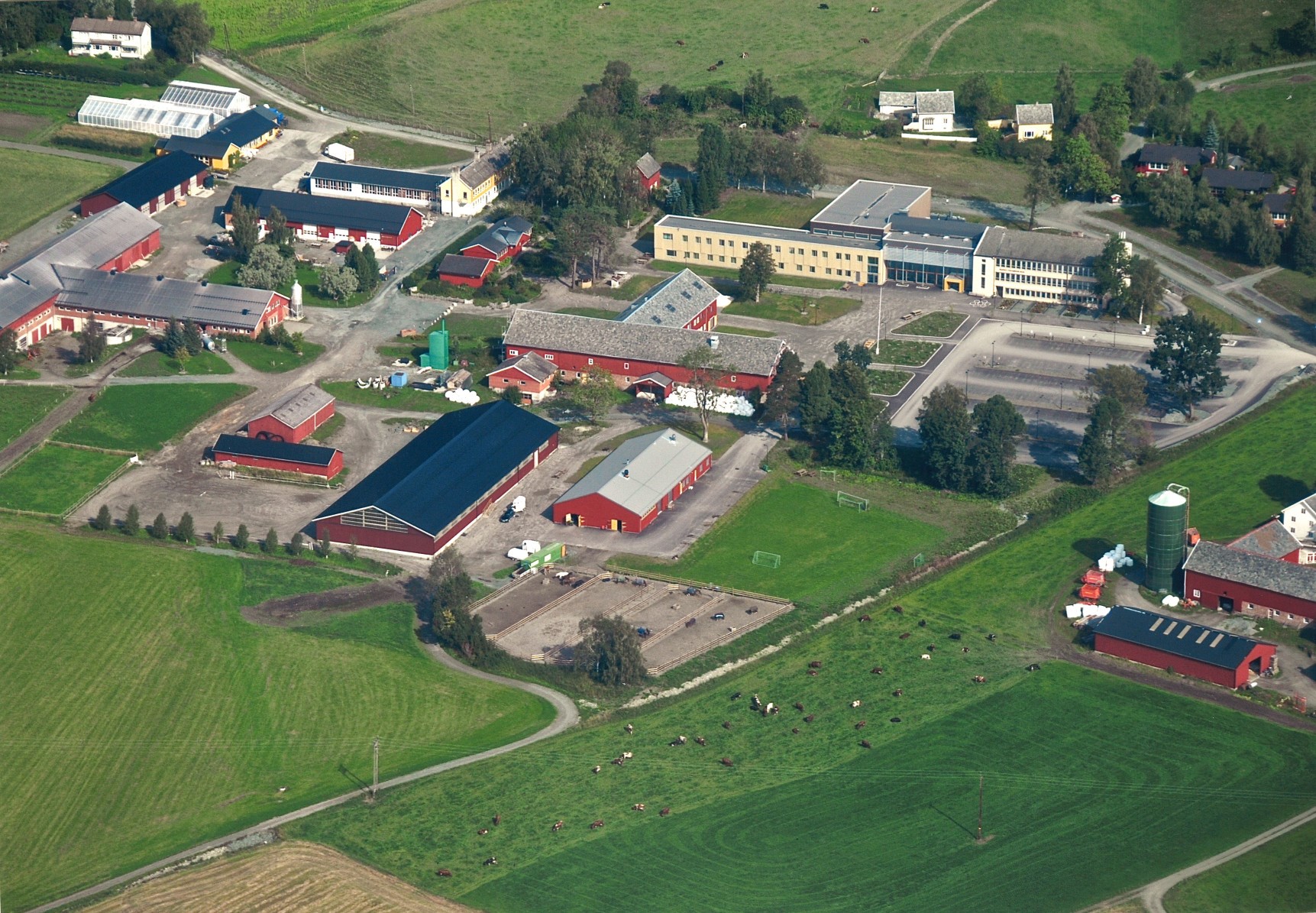 Overview Skjetlein college